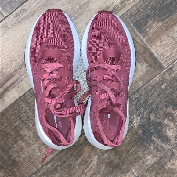 Women’s adidas shoes - Picture 3 of 4